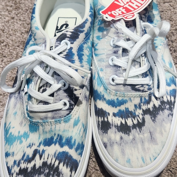 Vans shoes women's size 8.5 - Picture 3 of 4